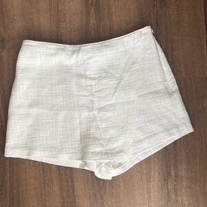 Abercrombie & Fitch Women's White wrap Skort